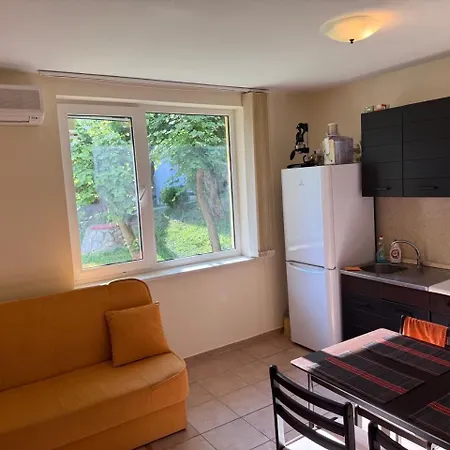 2-комнатные у моря 10 бассейнов Crown Noks Apartment *