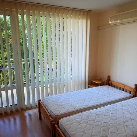 2-Комнатные Апартаменты У Моря 10 Бассейнов Crown Fort Noks * Sveti Vlas