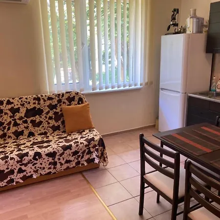 2-Комнатные Апартаменты У Моря 10 Бассейнов Crown Fort Noks Sveti Vlas