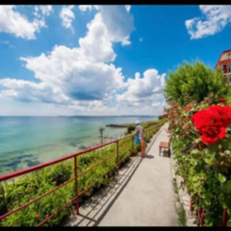 Apartament 2-комнатные у моря 10 бассейнов Crown Noks *