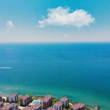2-комнатные у моря 10 бассейнов Crown Noks Apartamento *