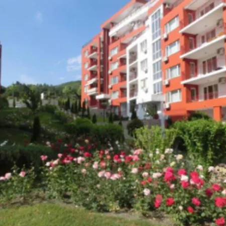 Apartamento 2-комнатные у моря 10 бассейнов Crown Noks *