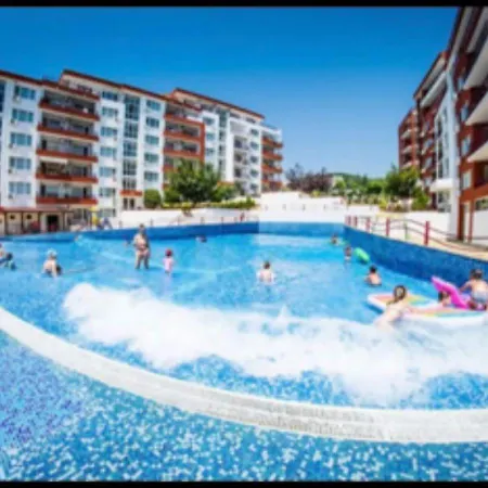 2-комнатные у моря 10 бассейнов Crown Noks Apartamento Sveti Vlas
