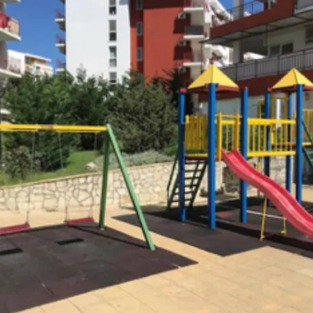 2-комнатные у моря 10 бассейнов Crown Noks דירה *