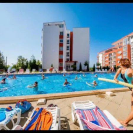 דירה 2-комнатные у моря 10 бассейнов Crown Noks סבטי ולאס