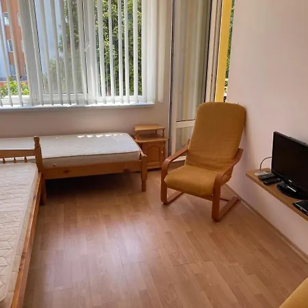 2-комнатные у моря 10 бассейнов Crown Noks Apartamento