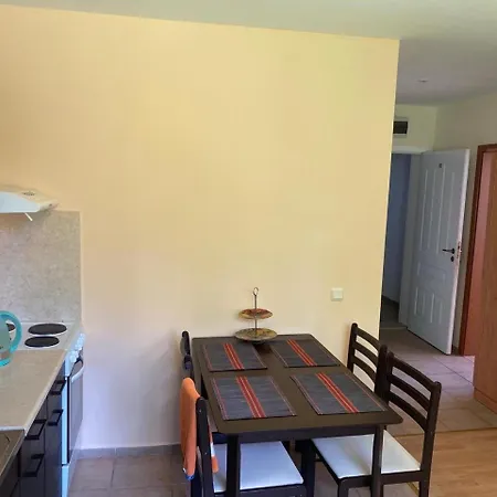 Apartamento 2-комнатные у моря 10 бассейнов Crown Noks